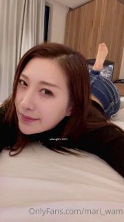 你想跟我做爱吗？ Slick insertion into horny little pussy